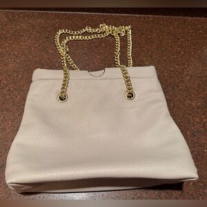 Elegant Chain Strap Handbag. Jen and Co Brand.